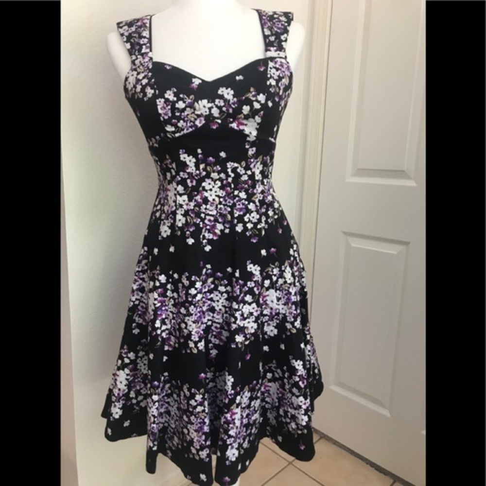 Ladies White House Black Market Dress